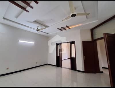 10 Marla Upper Portion Available For Rent On Prime Location And Reasonable Price