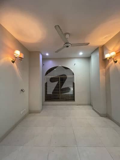 اتحاد کمرشل ایریا ڈی ایچ اے فیز 6,ڈی ایچ اے ڈیفینس,کراچی میں 3 کمروں کا 5 مرلہ فلیٹ 1.3 لاکھ میں کرایہ پر دستیاب ہے۔ اتحاد کمرشل ایریا ڈی ایچ اے فیز 6,ڈی ایچ اے ڈیفینس,کراچی میں 3 کمروں کا 5 مرلہ فلیٹ 1.3 لاکھ میں کرایہ پر دستیاب ہے۔