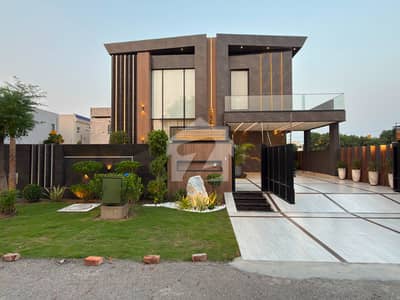 ڈی ایچ اے فیز 7 ڈی ایچ اے ڈیفینس,لاہور میں 5 کمروں کا 1 کنال مکان 12.75 کروڑ میں برائے فروخت۔