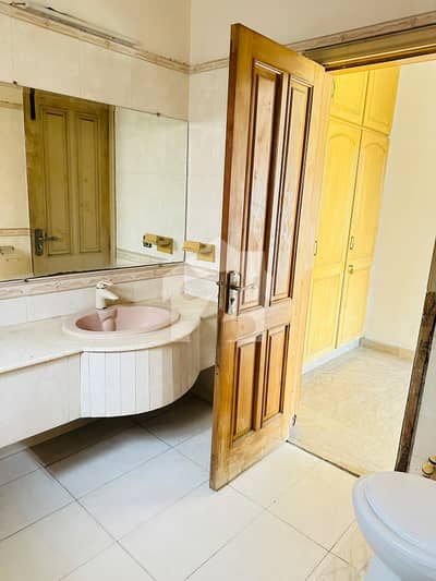 3 BED BEAUTIFUL UPPER PORTION FOR RENT IN REVENUE SOCIETY