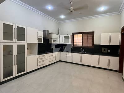 500 SQ. YARDS BUNGALOW FOR SALE MAIN KHAYABAN-E-BAHRIA, DHA PHASE V, KARACHI 500 SQ. YARDS BUNGALOW FOR SALE MAIN KHAYABAN-E-BAHRIA, DHA PHASE V, KARACHI