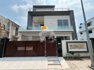 10 Marla Residential HOUSE For Sale In Etihad Town Phase 1 Raiwind Road , Lahore 10 Marla Residential HOUSE For Sale In Etihad Town Phase 1 Raiwind Road , Lahore