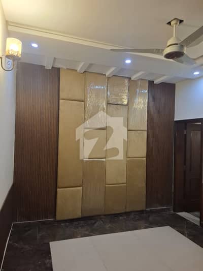 واپڈا ٹاؤن فیز 1 واپڈا ٹاؤن,لاہور میں 5 مرلہ Studio مکان 3.0 کروڑ میں برائے فروخت۔