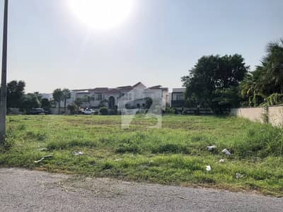 2-KANAL PLOT IN T BLOCK. NEAR TO PARK AND MAIN ROAD. SINGLE OWNER PLOT. DIRECT MEETING WITH PLOT OWNER, 2-KANAL PLOT IN T BLOCK. NEAR TO PARK AND MAIN ROAD. SINGLE OWNER PLOT. DIRECT MEETING WITH PLOT OWNER,