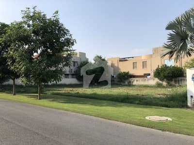 ڈی ایچ اے فیز 8 - بلاک ٹی ڈی ایچ اے فیز 8,ڈی ایچ اے ڈیفینس,لاہور میں 2 کنال رہائشی پلاٹ 12.75 کروڑ میں برائے فروخت۔ ڈی ایچ اے فیز 8 - بلاک ٹی ڈی ایچ اے فیز 8,ڈی ایچ اے ڈیفینس,لاہور میں 2 کنال رہائشی پلاٹ 12.75 کروڑ میں برائے فروخت۔