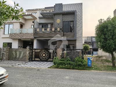 Very Beautiful Location Park Facing Home In Citi Housing Samundri Road