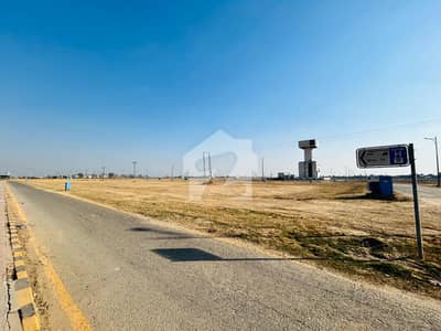 Possession 5.5 Marla Corner Plot for Sale in DHA Lahore