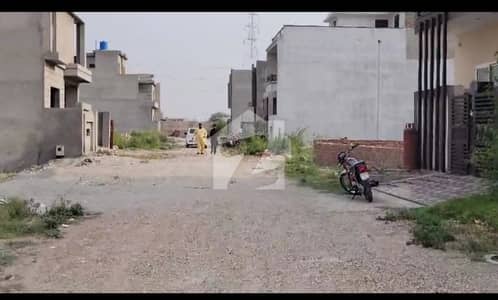 ریور گارڈن ہاوسنگ سکیم جی ٹی روڈ,گجرات میں 6 مرلہ رہائشی پلاٹ 87.0 لاکھ میں برائے فروخت۔
