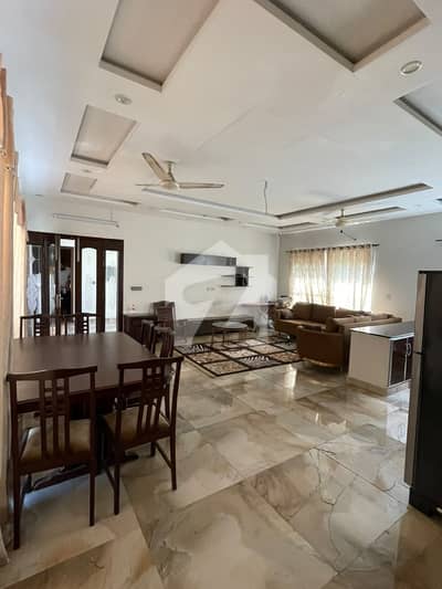 DHA Phase 6, 01 Kanal, 02 Bed, Fully Furnished Luxurious Upper Portion For Rent.
