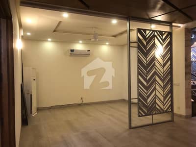 ایف ۔ 7 اسلام آباد میں 6 کمروں کا 1 کنال مکان 16.5 لاکھ میں کرایہ پر دستیاب ہے۔