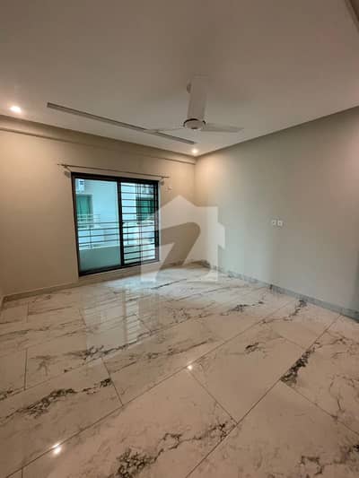 10 MARLA 3 BED FLAT AVAILABLE FOR SALE WITH GAS IN ASKARI 11 SEC D