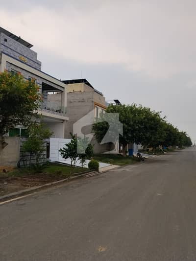 10-Marla Plot Available At Hot Location Near To Park Mosque & At Reasonable Price In New Lahore City Phase 3 Near To Bahria Town