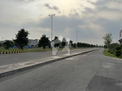 TOP DEALS ESTATE & BUILDERS Offers Exceptional 1-Kanal Plot For Sale In DHA Phase 7 Y Block 3.65 Crore ( Seller Over Seas )