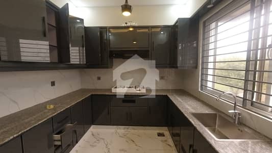 A House Of 10 Marla In Rs. 54500000