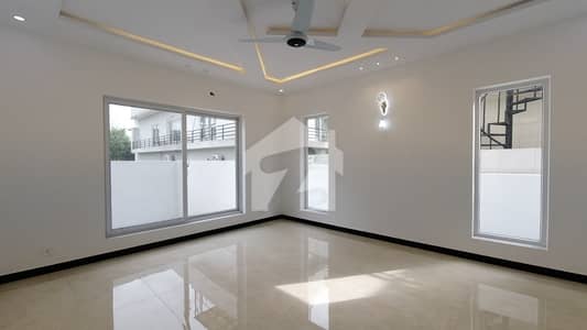 Investors Should Sale This House Located Ideally In Top City 1
