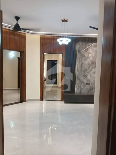10 MARLA BRAND NEW HOUSE FOR SALE