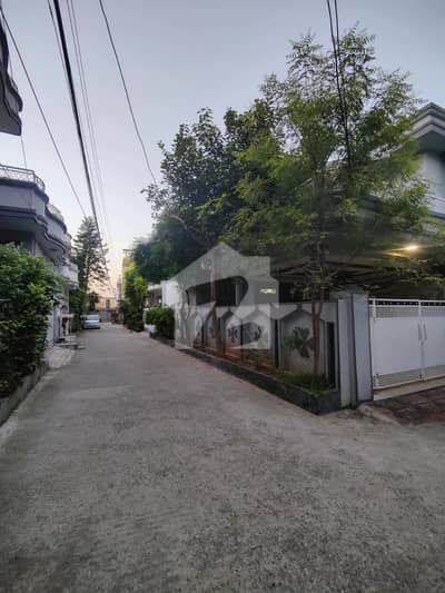 8 Marla Corner Double Storey Double Unit House Available For Sale Walking Distance From Main Khuwaja Corporation Chowk 8 Marla Corner Double Storey Double Unit House Available For Sale Walking Distance From Main Khuwaja Corporation Chowk