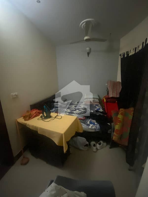 Beautiful Location Flat For Sale in G-10/2 Beautiful Location Flat For Sale in G-10/2