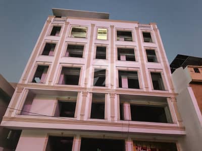 مین بلیوارڈ گلبرگ گلبرگ,لاہور میں 2 کنال Studio عمارت 98.0 کروڑ میں برائے فروخت۔