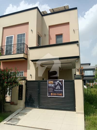 A Beautifully Designed Bungalow With 100 Feet Wide Approach In An Excellent Location Close To Airport, Shopping Mall, Metro Cash & Carry, Masjid & Park.