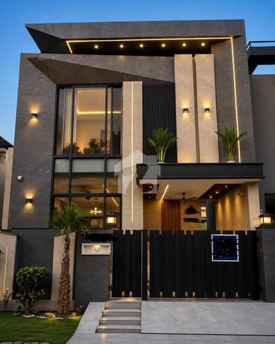 5 MARLA ULTRA MODREN HOUSE AVAILABLE FOR SALE IN DHA 9 TOWN LAHORE