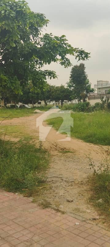 Plot Form In Gulberg Residencia - Block B Sized 7 Marla Is Available