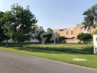 ڈی ایچ اے فیز 8 - بلاک ایکس ڈی ایچ اے فیز 8,ڈی ایچ اے ڈیفینس,لاہور میں 2 کنال رہائشی پلاٹ 9.0 کروڑ میں برائے فروخت۔ ڈی ایچ اے فیز 8 - بلاک ایکس ڈی ایچ اے فیز 8,ڈی ایچ اے ڈیفینس,لاہور میں 2 کنال رہائشی پلاٹ 9.0 کروڑ میں برائے فروخت۔