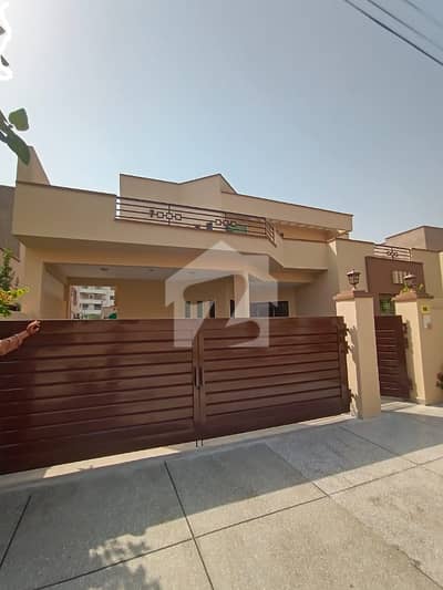 20 MARLA 4 BEDROOMS BRIG HOUSE AVAILABLE FOR RENT