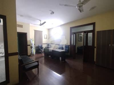 1 Kanal Furnished Upper Portion with Separate Gate for Rent in Model Town Extension, Lahore