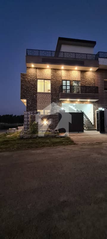 5 Marla Corner Upper Portion available for Rent