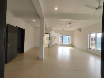 E11/4 1 Kanal Full House 9 Bedroom
