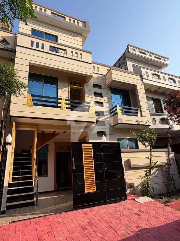 G-13 25x40 House avaialble for sale G-13 25x40 House avaialble for sale