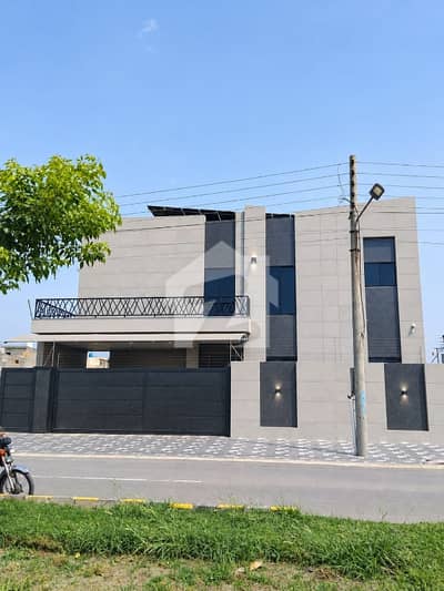 commercial building for sale on main road