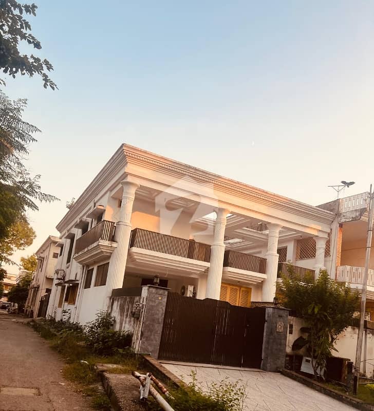 I-8/3. Upper Portion Separate gate Available For Rent I-8/3. Upper Portion Separate gate Available For Rent