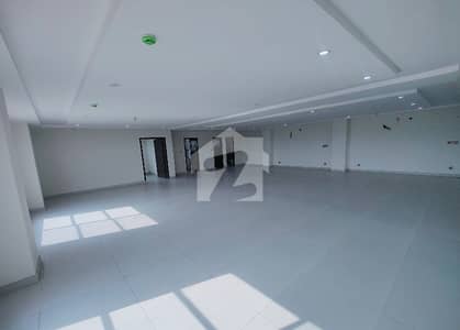 3000sqft WIDE NEAT&CLEAN FLOOR/HALL, M/F WASHROOMS, KITCHEN, PARKING IN BASEMENT FOR RENT