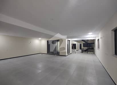 COMMERCIAL HALL FOR YOUR BUSINESS, M/F WASHROOMS, KITCHEN, PARKING VERY HOT LOCATION