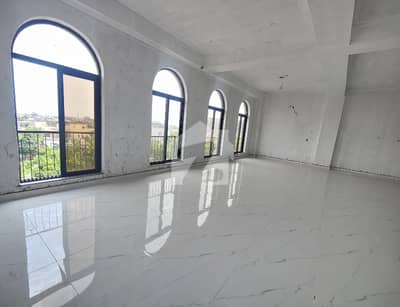 1 KANAL WIDE HALL FOR OFFICE AND ANY TYPE OF BUSINESS FOR RENT