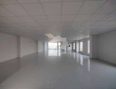 WIDE STRAIGHT HALL FOR ANY BUSINESS SEPARATE WASHROOMS, KITCHEN,, PARKING FOR RENT