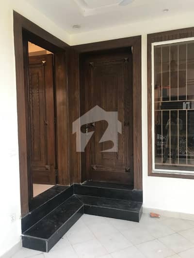 5 Marla Lower Portion Available For Rent 5 Marla Lower Portion Available For Rent