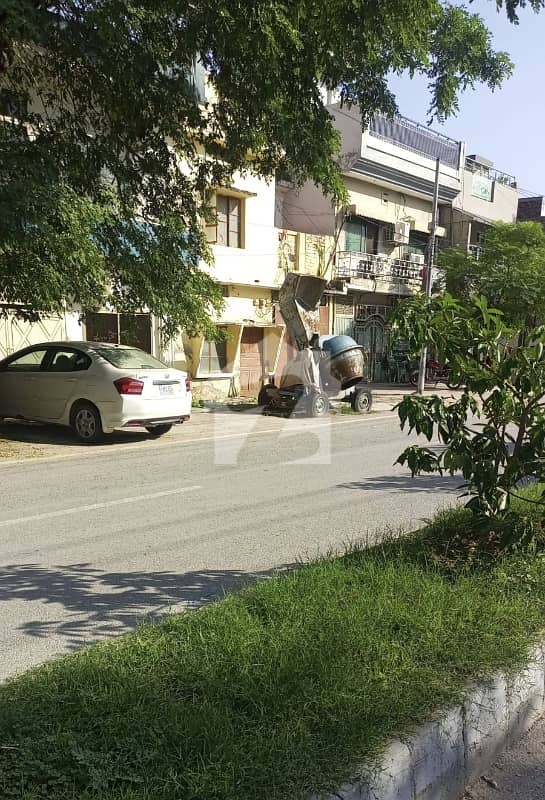 5 Marla House (Commercial possible) on main Qabristan road, Basti 5 Marla House (Commercial possible) on main Qabristan road, Basti