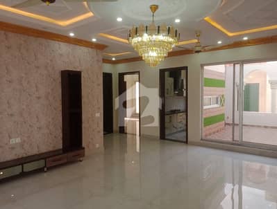 1 Kanal House For Sale In The Perfect Location Of Bahria Town - Sector E