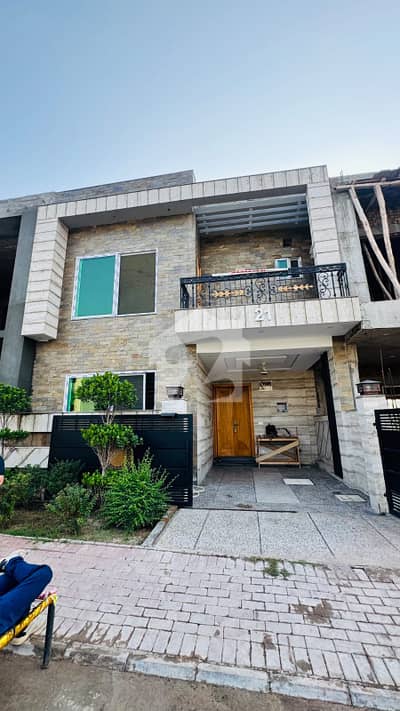 5 Marla Brand New House available for Sale