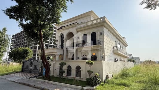 ٹاپ سٹی 1 - بلاک بی ٹاپ سٹی 1,اسلام آباد میں 7 کمروں کا 1 کنال مکان 10.4 کروڑ میں برائے فروخت۔