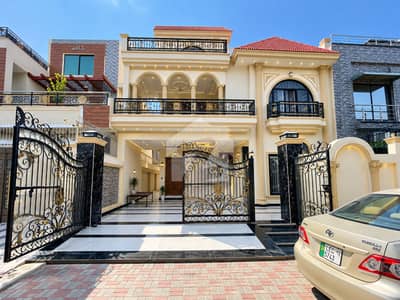 الرحمان گارڈن فیز 2 الرحمان گارڈن,لاہور میں 5 کمروں کا 10 مرلہ مکان 4.5 کروڑ میں برائے فروخت۔ الرحمان گارڈن فیز 2 الرحمان گارڈن,لاہور میں 5 کمروں کا 10 مرلہ مکان 4.5 کروڑ میں برائے فروخت۔