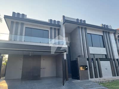1 KANAL BRAND NEW CORNER HOUSE AVAILABLE FOR SALE 1 KANAL BRAND NEW CORNER HOUSE AVAILABLE FOR SALE