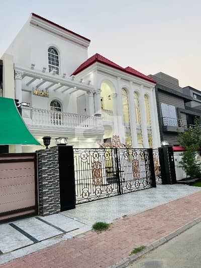 10MARLA UPPER PORTION AVAILABLE FOR RENT IN BLOCK CENTRAL PHASE1 GAS AVAILABLE BAHRIA ORCHARD RAIWIND ROAD LAHORE
