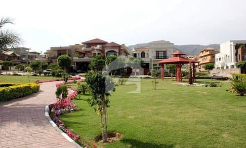 MPCHS 50X90 PARK FACING & Double Road Plot For Sale