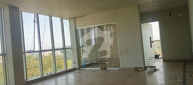 Flat For Rent In Rs. 140000