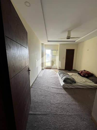 1 Bed Apartment For Rent Available