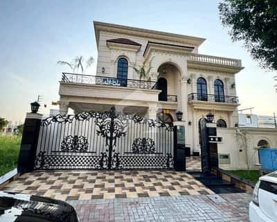 ٹاپ سٹی 1 - بلاک بی ٹاپ سٹی 1,اسلام آباد میں 6 کمروں کا 1 کنال مکان 10.4 کروڑ میں برائے فروخت۔